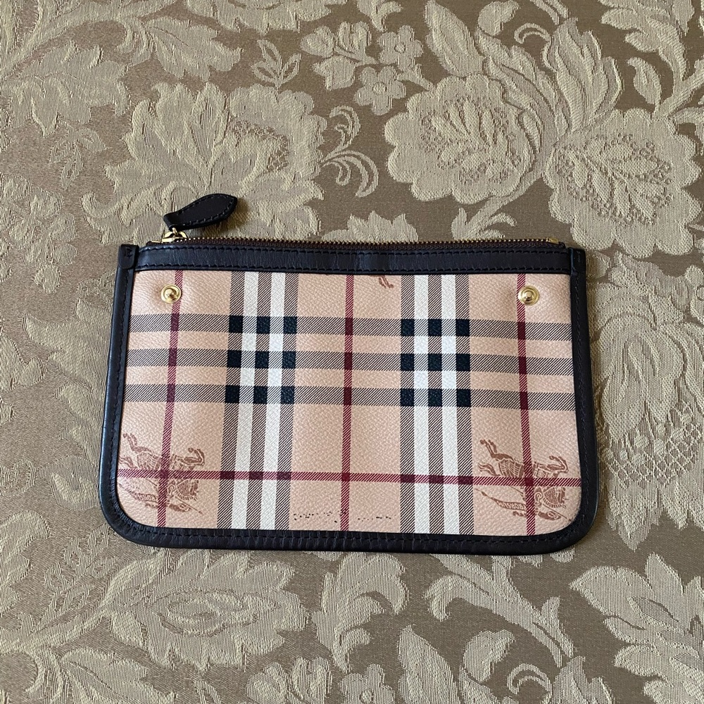 Burberry authentic Nova Check Zip Pouch with Black Trim - Picture 3 of 7